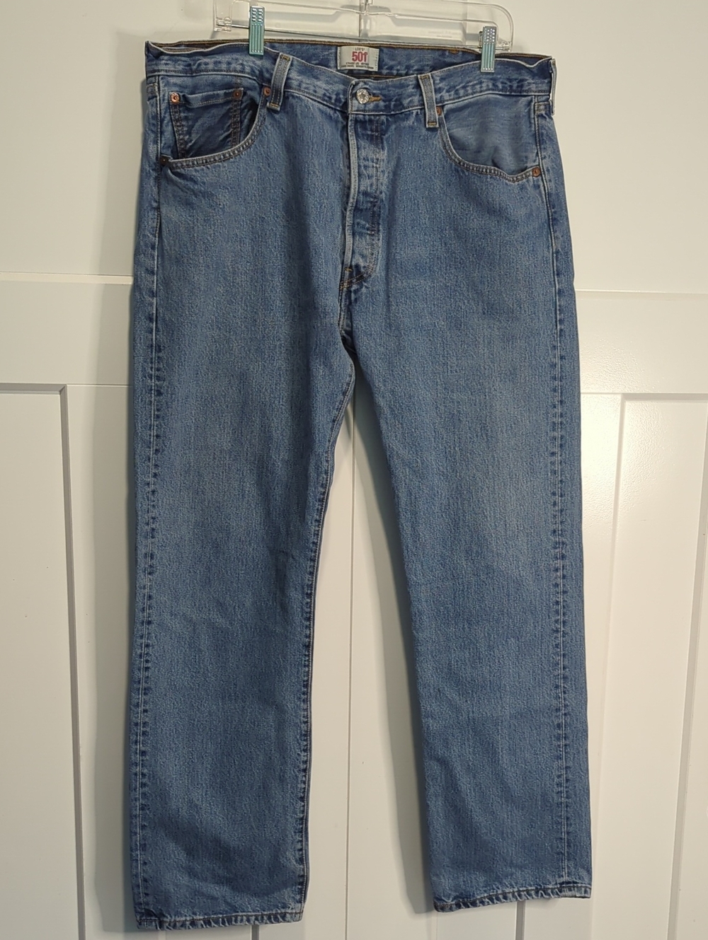 Levi's 501 Straight Leg, Button Fly Jeans Men's Size 38/32